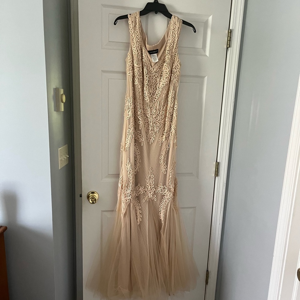 Elegant Lace Evening Gown